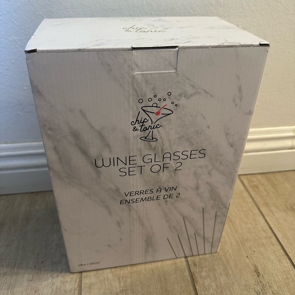 NIB CHIC & TONIC Colored Wine Glasses - Set of 2 - Picture 6 of 11